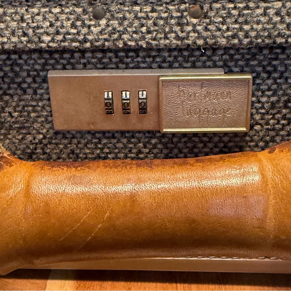 Hartmann Vintage Mid-Century Tweed Suitcase with Toile Interior (EUC) - Picture 14 of 14